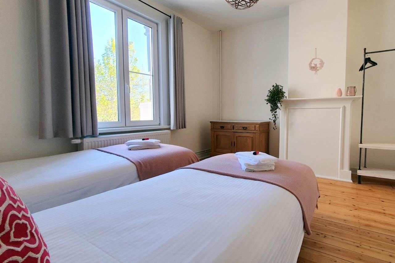 Trendy, Authentieke Woning Met Groot Terras En Tuin Villa บรูจส์ ภายนอก รูปภาพ