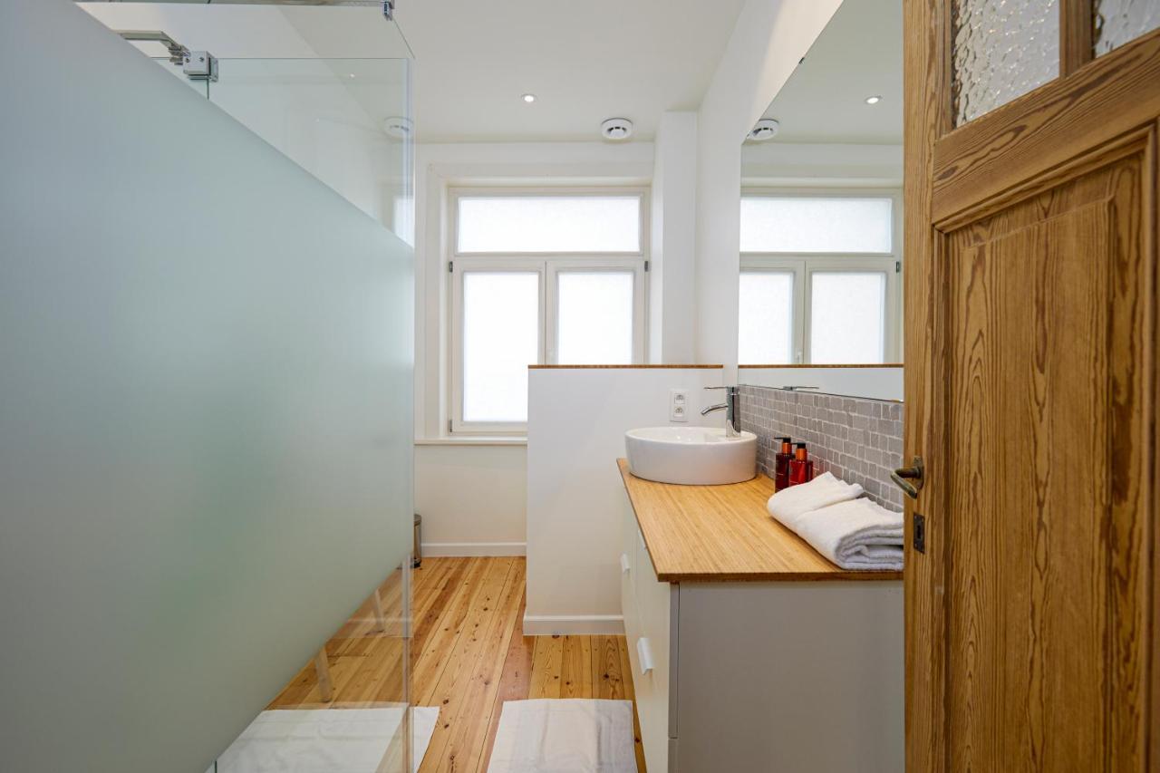 Trendy, Authentieke Woning Met Groot Terras En Tuin Villa บรูจส์ ภายนอก รูปภาพ