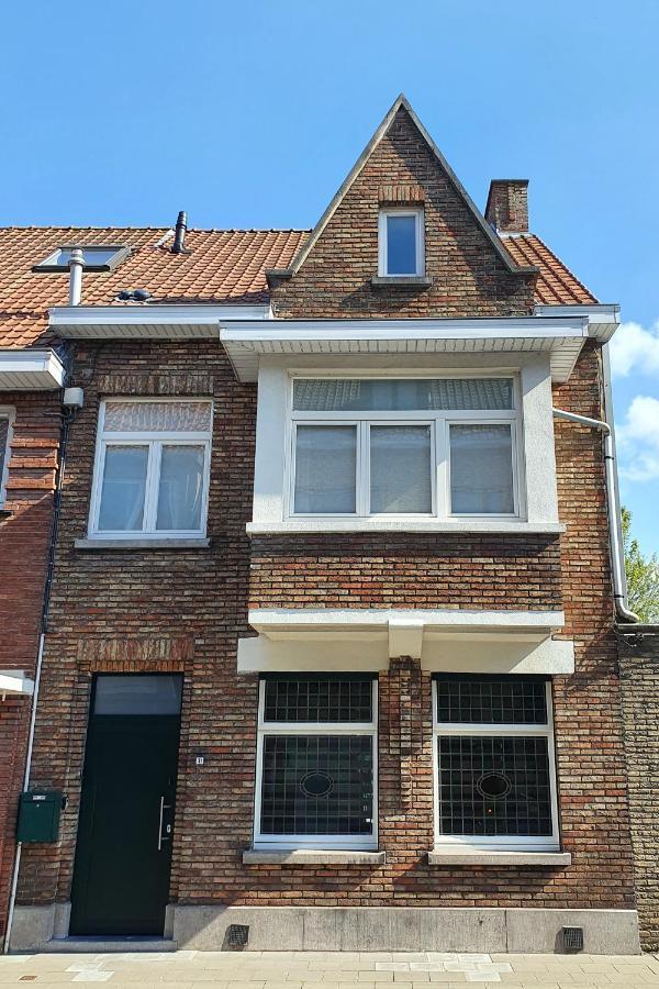 Trendy, Authentieke Woning Met Groot Terras En Tuin Villa บรูจส์ ภายนอก รูปภาพ
